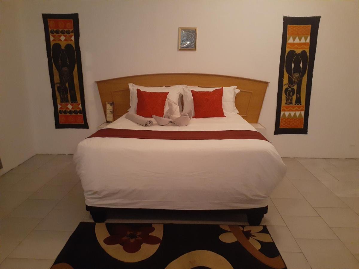 Sunshinevibe Guest House Касане Екстер'єр фото
